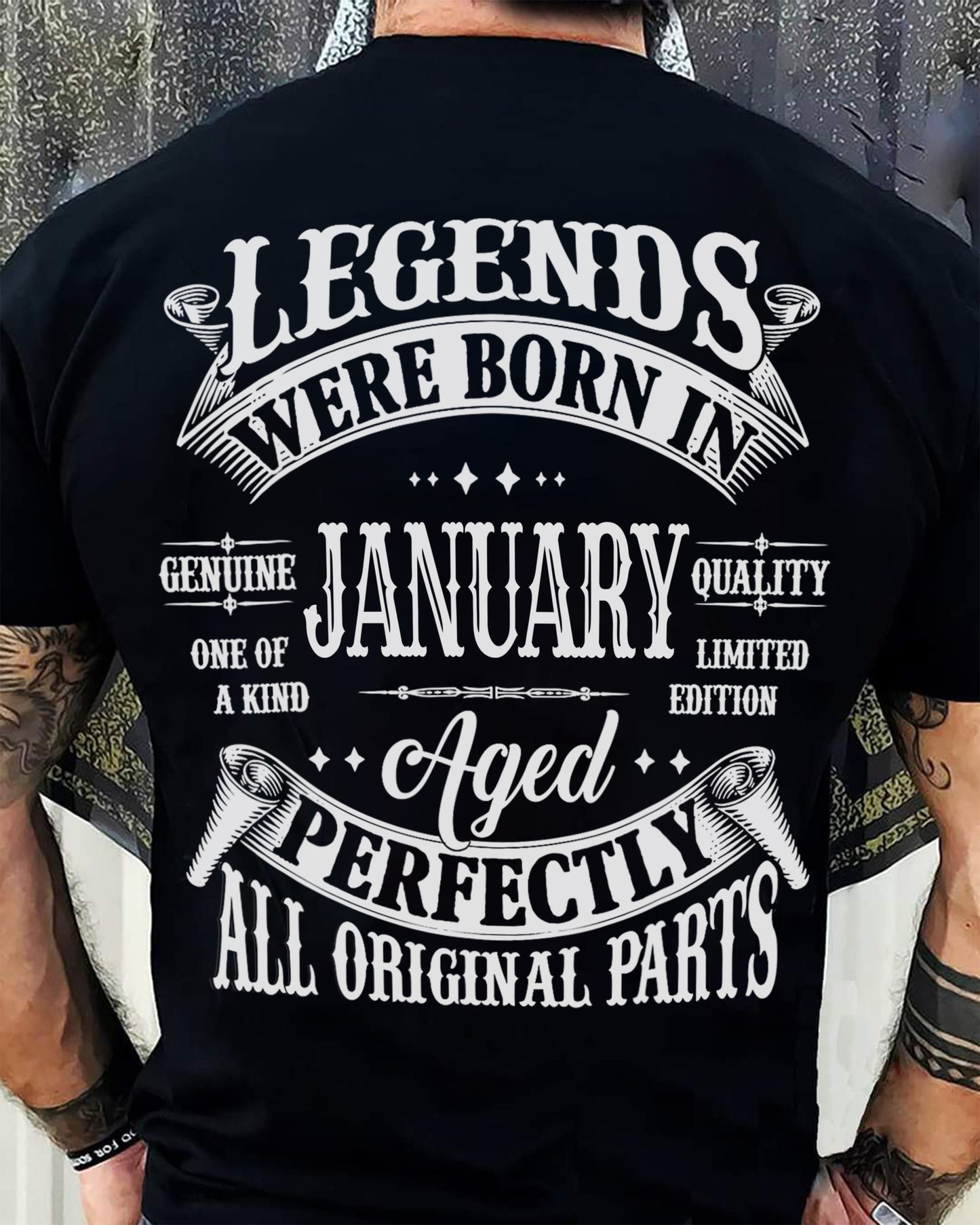 LEGENDS WERE BORN IN JANUARY - T-SHIRT FOR MAN - DOAN01 (SKU08-37-01)