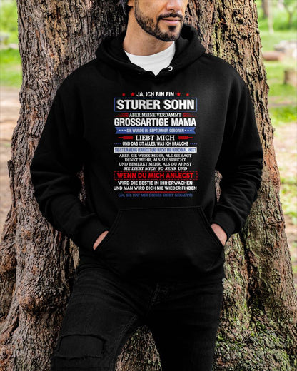 ICH HABE EINE UNGLA"UBLICHE MAMA UND SIE IST EIN BISSCHEN VERRÜCKT" – T-SHIRT VON MAMA FÜR SOHN – TIEN09 (SKU2606-62-09)