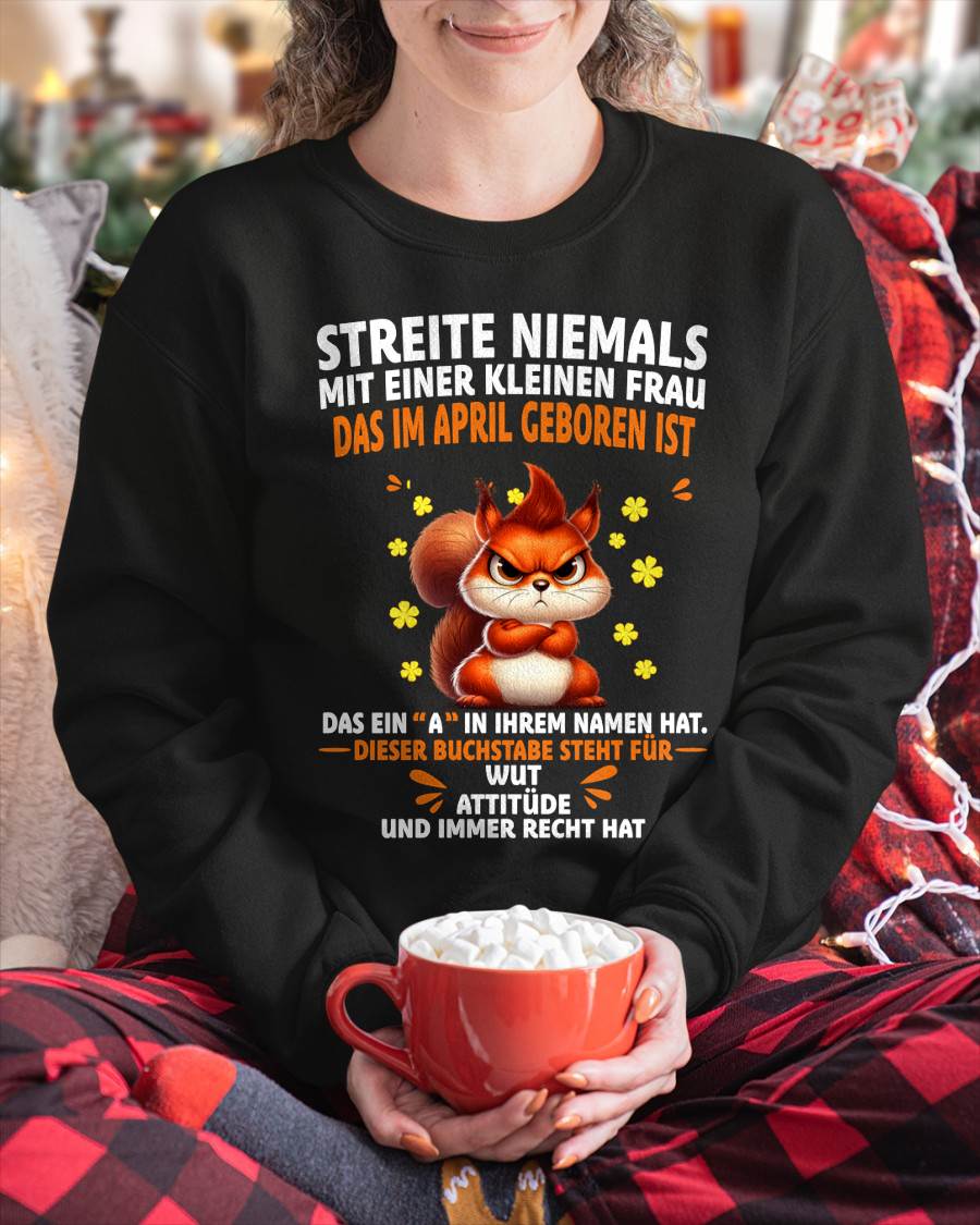 "Kleine Frau mit Attitüde" – T-Shirt für Frauen – TIEN04 (SKU2606-250-04)