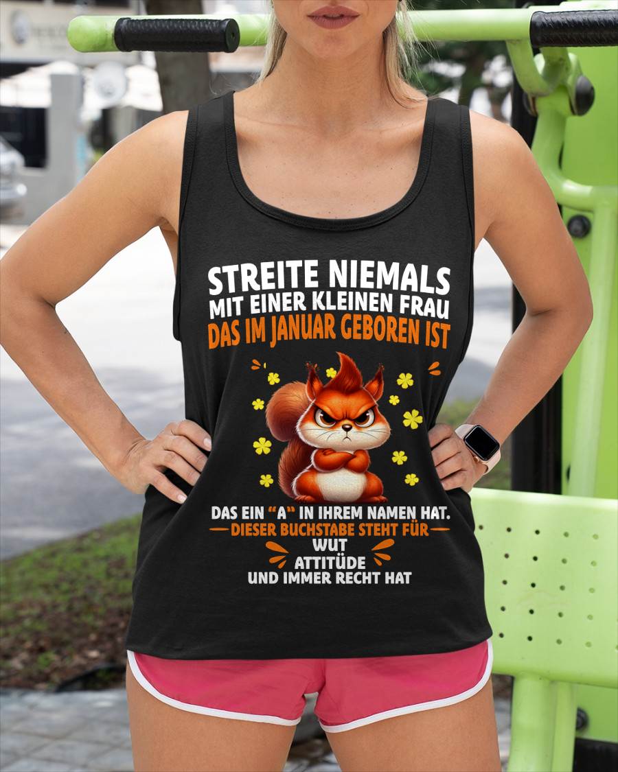 "Kleine Frau mit Attitüde" – T-Shirt für Frauen – TIEN01 (SKU2606-250-01)