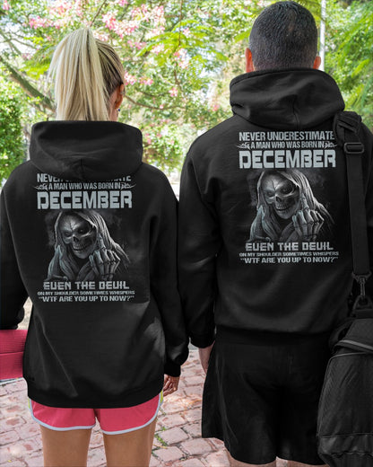 DECEMBER - NEVER UNDERESTIUNDER A MAN - T-SHIRT FOR MAN - DOAN12 (SKU08-05-12)