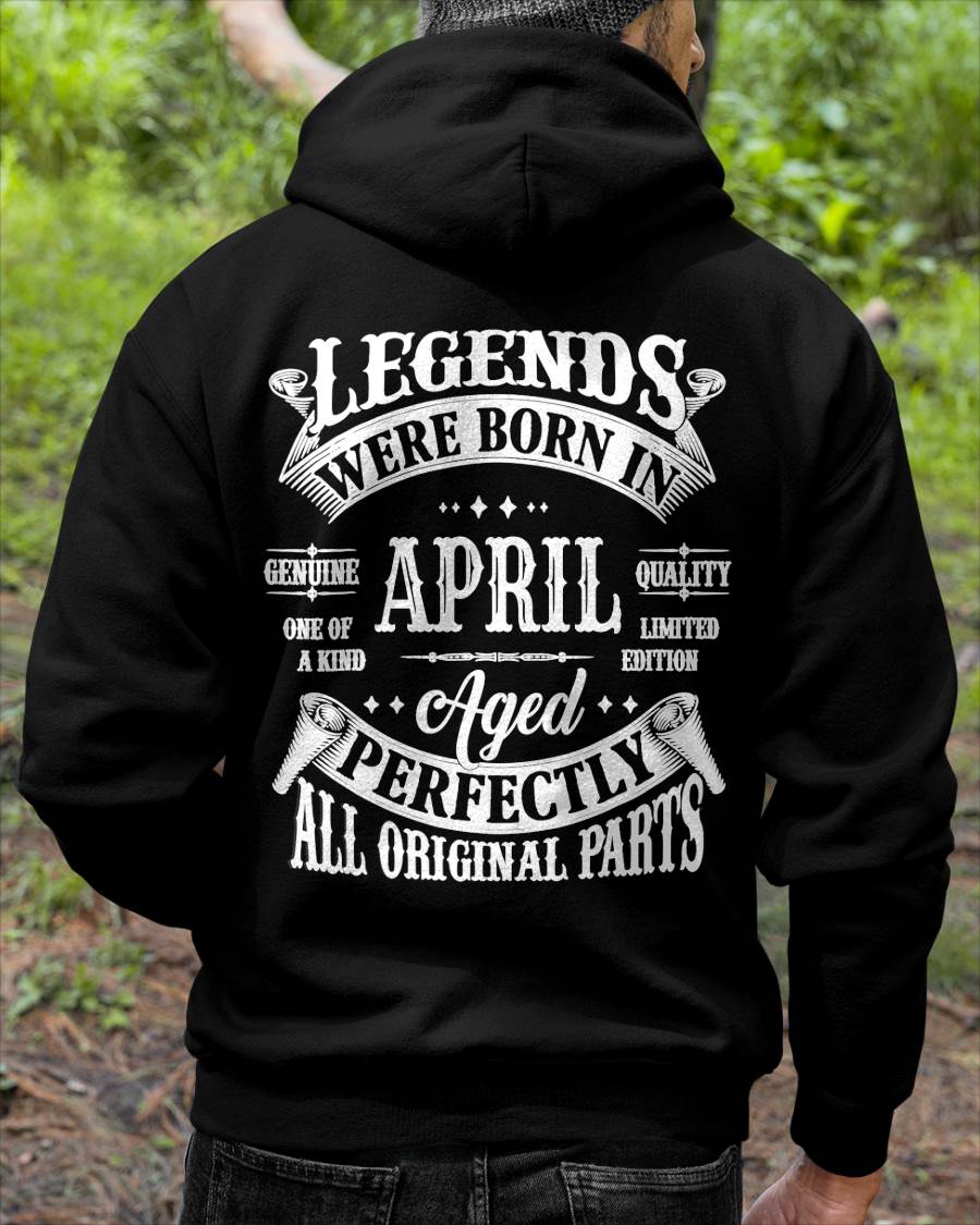 LEGENDS WERE BORN IN APRIL - T-SHIRT FOR MAN - DOAN04 (SKU08-37-04)