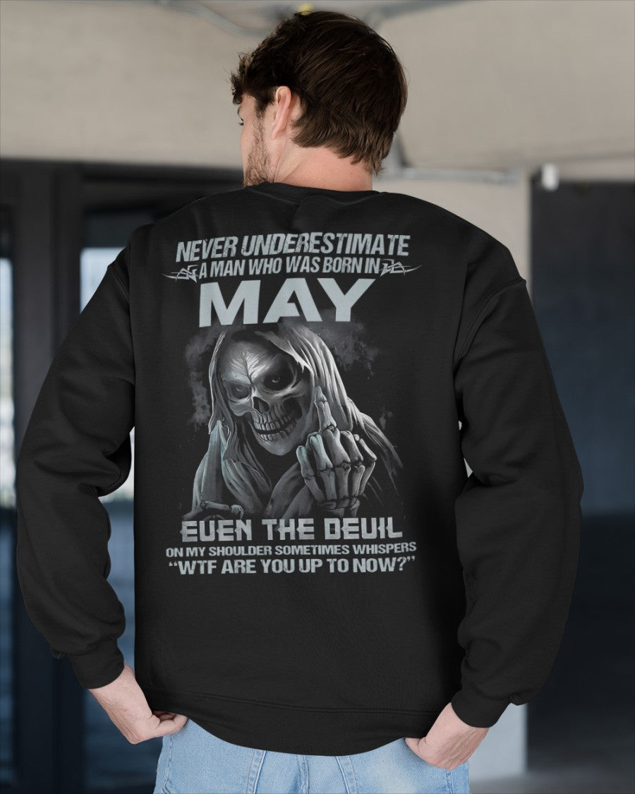 MAY - NEVER UNDERESTIUNDER A MAN - T-SHIRT FOR MAN - DOAN05 (SKU08-05-05)