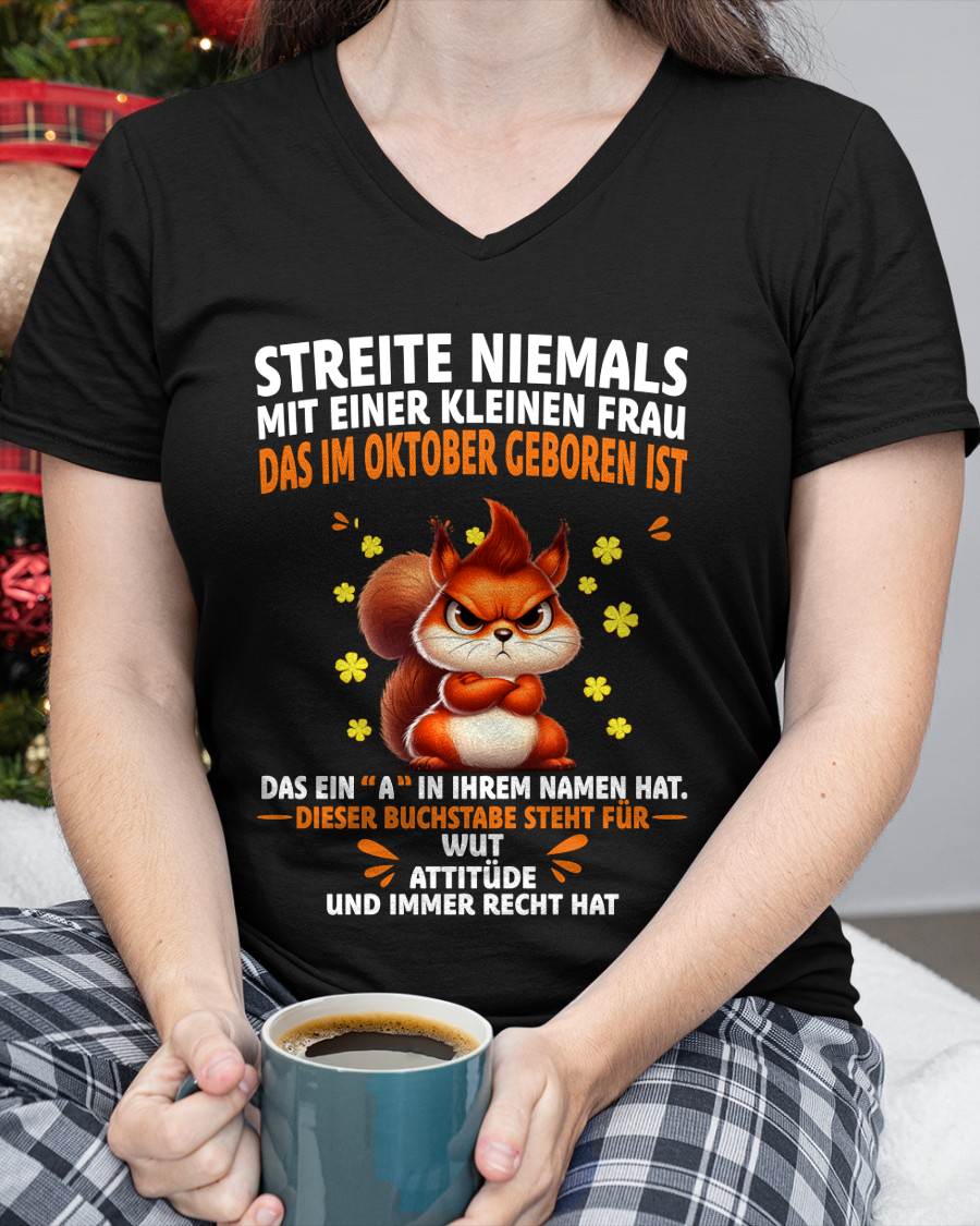 "Kleine Frau mit Attitüde" – T-Shirt für Frauen – TIEN10 (SKU2606-250-10)