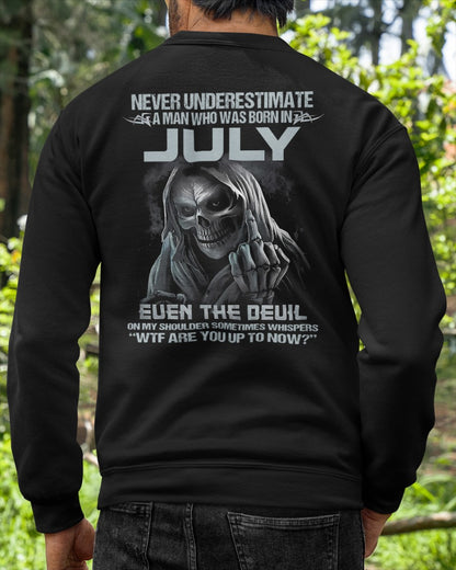 JULY - NEVER UNDERESTIUNDER A MAN - T-SHIRT FOR MAN - DOAN07 (SKU08-05-07)