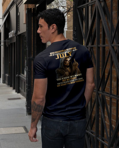 JULY - NEVER UNDERESTIMATE - BIRTHDAY T-SHIRT FOR MEN - TIEN07 (SKU26T-01-06-07)