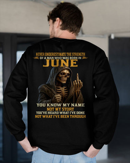 JUNE - NEVER UNDERESTIMATE - BIRTHDAY T-SHIRT FOR MEN - TIEN06 (SKU26T-01-06-06)