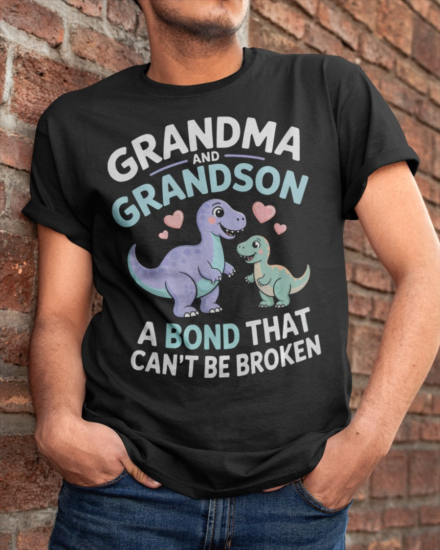 GRANDMA AND GRANDSON A BOND THAT CAN'T BE BROKEN DINOSAUR UNISEX T-SHIRT TIEN00 (SKU-GMS4)