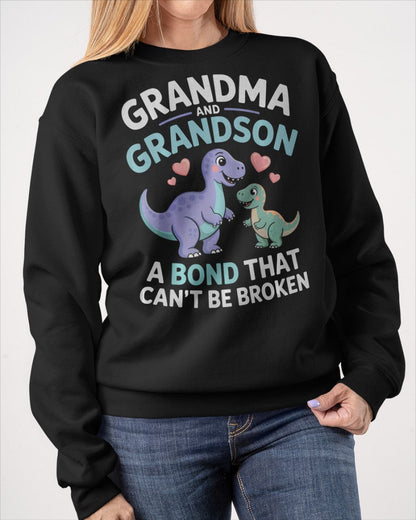 GRANDMA AND GRANDSON A BOND THAT CAN'T BE BROKEN DINOSAUR UNISEX T-SHIRT TIEN00 (SKU-GMS4)