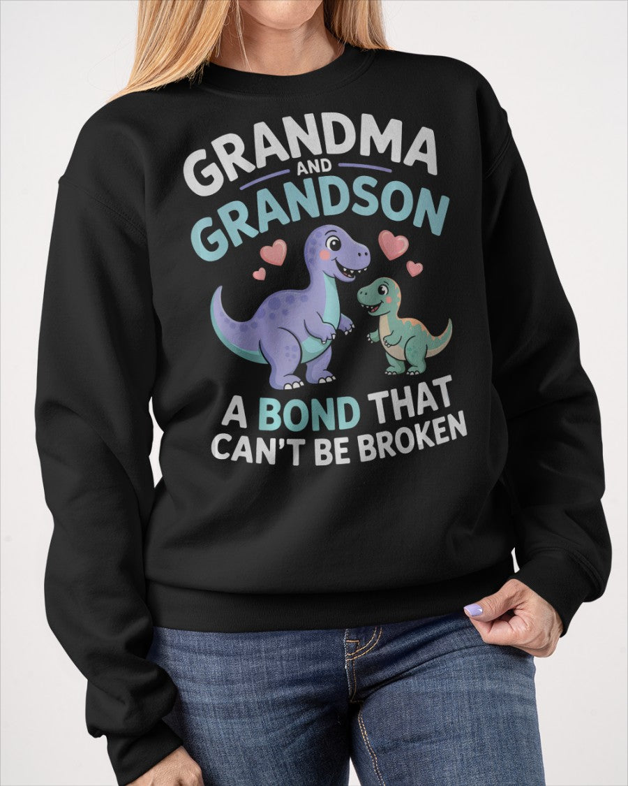 GRANDMA AND GRANDSON A BOND THAT CAN'T BE BROKEN DINOSAUR UNISEX T-SHIRT TIEN00 (SKU-GMS4)
