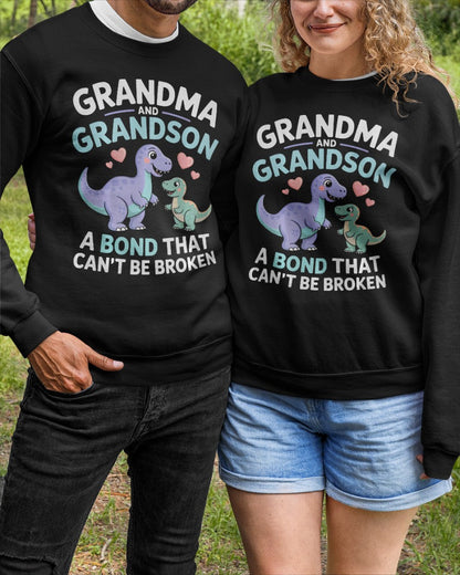 GRANDMA AND GRANDSON A BOND THAT CAN'T BE BROKEN DINOSAUR UNISEX T-SHIRT TIEN00 (SKU-GMS4)